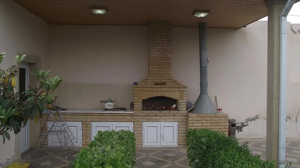 Zagulba-Buzovny House Near The Sea 5 Minutes Walk Загородный Дом Goradil Apartment